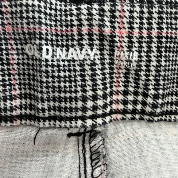 Old Navy Women's Plaid High-rise Pixie Tailored to Bermuda Knee Shorts Size 16 - Picture 6 of 9